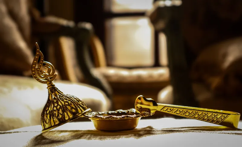 Smoke and Sovereignty: How Bakhoor and Oud Are Redefining the American Home as a Sanctuary of Distinction